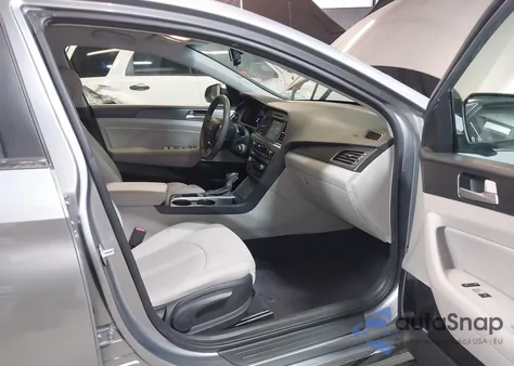 2016 Hyundai Sonata Sport z USA, uszkodzony, nr VIN 5NPE34AF8GH352439